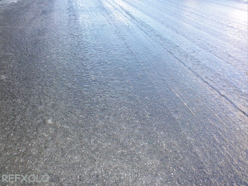 写真：氷結した道路 AM1037