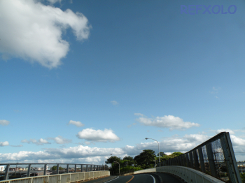 写真：陸橋から空の画像