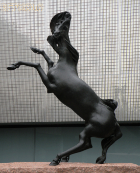 写真：ペリクレ・ファッツィーニ作「後脚で立つ馬」1972年（昭和４７）の画像
